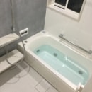 在来工法のお風呂から、TOTOのシステムバス「シンラ」へリフォーム。
寒いお風呂から、暖かい快適なバスルームに変わりました。