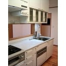 新しく設置したキッチンはタカラスタンダード製です。
食洗機も取り付けてとても便利になりました。