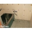 現状の浴室は、在来浴室、床タイル、ステンレス浴槽。
壁は腰下がタイル・腰上がモルタル塗装仕上げでした。
お施主様はステンレス浴槽を気に入られていたので、この浴槽はそのまま利用しつつ、リフォームを させて頂きました。