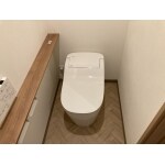 場所を変えてトイレが広々使いやすい物に