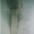 クロス工事前です。前の住人の方の冷蔵庫の裏の跡です。ＴＶ裏など静電気で汚れるととりにくい汚れがつきます。クロスを貼りかえると全然跡がなくなります。