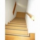 カーペット貼りの階段を松下電工リフォーム階段Ⅱを使用し、木製階段に仕上げました。　