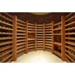 約450本のワインが収納できるワインセラー。振動も少なく、温度や湿度が一定に保てるようになっています。