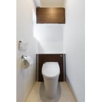 デザイン性、収納力を備えたトイレ