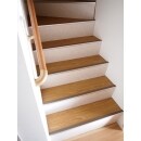 階段の色にメリハリが出来る事によって、つまずく危険性も軽減できます。