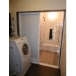 タカラスタンダートのぴったりサイズシステムバス
浴室内のサイズは1,280mm×1,785mmです。
ドアも引き戸タイプにしました。