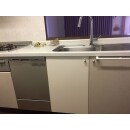 シンクしたに設置してあった食洗機を使い易い場所へ移動して新しいものへ
食洗機があったところには建具を作成させていただきました。
