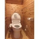 トイレの中も統一して木質空間にしました。