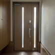 住宅スタイルに合わせてあらゆるデザインがラインナップされている玄関ドア　ジエスタ２。採光スリットデザインにより光あふれる玄関に。