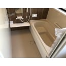 タイル張りの浴室をユニットバスへリフォーム。
長年使用したことによる傷みや不具合が改善され、暖かく使用しやすい浴室に生まれ変わりました。
