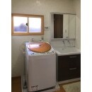 長く使用していた旧型の洗面化粧台も内装も一新して、気持ちのよい空間に。