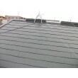 屋根はタスペーサー取り付け後、仕上げは2液型弱溶剤遮熱塗料での塗装でした。