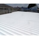 作業室の屋根（鉄板折版）を暑さ対策として遮熱塗装をしました。