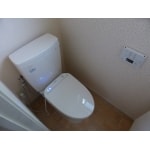 シンプルなデザインの節水能力の高いトイレ