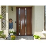 木製の玄関から断熱性の良い玄関ドアに大変身！