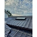 瓦屋根の葺き替え、天窓の防水処理のやり直しを行うことで、綺麗で、強風や大雨に負けない強い屋根になりました。