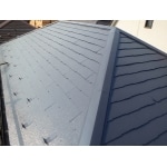 塗装で屋根の蓄熱を抑えます。
