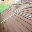 カバー工法で施工しました。
屋根材は、遮熱横葺KCルーフ使用。