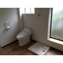 【After】
個室だったトイレを洗面所と一体の空間にしました！
タンクレスのトイレはより開放的に空間を広く見せます。