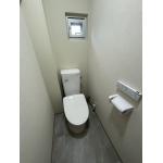 お掃除がしやすいトイレへ シンプルにすっきりと