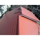 過酷な環境下でも耐久性保持可能な遮熱塗料で屋根塗装