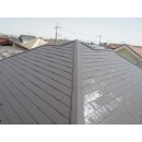 優れた耐候性で 塗りたての美しさを長期間保持可能なラジカル制御形ハイブリッド高耐候屋根用塗料で塗装