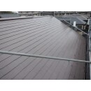 補修とタスペーサー取付後に耐久性保持可能な屋根用遮熱塗料サーモアイＳｉで塗装仕上げ