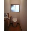リモデルのポイント

トイレ空間を有効に利用して、スッキリと広くゆとりのある空間となりました。フローリングも水や汚れに強い材質で安心・快適なトイレリフォームです。