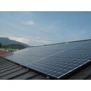 環境にやさしい太陽光発電

お客様のご自宅によって、設置できる枚数が
かわってきます。
今回は公称最大出力3.92Kw設置しました。