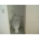 設置場所が狭い為、斜めにトイレを設置！
