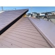 屋根は丁寧に高圧洗浄をした後、遮熱専用の下塗り（シーラー）と遮熱フッ素を２回塗りしました。
また、タスペーサーは標準で01タイプを使用しています。