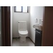 節水機能が付いたトイレに 変更。手洗い水栓や収納を採用することで、利便性と収納力を兼ね備えた空間を実現しました。