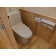 床・腰壁に竹材を使用。
トイレの竹材にはウレタンコーティングを施してますので
汚れに強く、掃除も楽です。