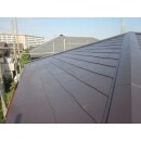 遮熱塗料の快適サーモWSiで塗装しました。夏場の屋根の表面温度を下げる効果のある塗料ですので、これからの夏場の快適度合いが変わってくることと思います。