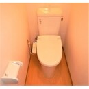 トイレはLIXILアメージュ リトイレ(フチレス)手洗付・シャワートイレＫＢシリーズを選ばれました。クロス・クッションフロアー、ドアノブの取替等、全面リフォームし明るく使いやすくなりました。