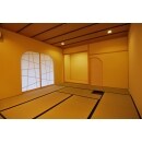 障子・ダウンライトなどのモダンなデザインを取り入れつつ、床の間や茶室・路など伝統を感じる部分をしっかり作り込んだこだわりの和室が出来ました。古くて新しい、京都を感じる空間が実現されています。