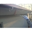 【施工中】塗装が完了後に屋根は被せ葺き、樋は新しいものを取り付けを行っていきます。樋が設置される部分ですが刷毛を使って丁寧に仕上げていきます◎