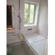 寒いタイルの浴室からLIXILアライズ(2016年春NEW1316タイプ)ユニットバスにリフォーム。
　キレイ浴槽、ゴミ捨て簡単くるりんポイ排水口、キレイサーモフロアは、汚れにくくお掃除しやすいのが主婦の味方です。とくにカビが発生しやすい浴室側のゴムパッキンをなくしたキレイドアはおすすめです。
　高断熱浴槽はお湯が冷めにくくしっかり省エネ。ヒヤッとしない床も人気です。