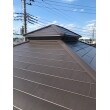 屋根をスレート葺きから金属屋根へカバー工法。