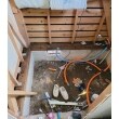 土台にしっかりと白アリ防蟻処理を。
また外壁面に断熱材が敷き込まれていなかったので断熱材の敷き込みも。