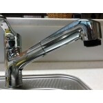 キッチン用水栓金具交換：リクシル・シャワー付き混合水栓