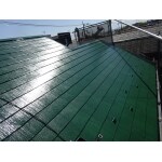 緑色に塗装したストレート屋根