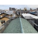 施工後です。
グラデーションカラーでデザイン性のあるリッジウェイの屋根です。
グリーンカラーの屋根は人気のお色となっております。