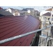 施工後です。
塗りムラの無い綺麗な仕上がりです。
定期的に屋根の手入れをすることで雨漏りリスクを抑えることが出来ます。