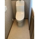トイレ解体・処分、クロス・床CF貼りコミコミの【トイレリフォームパック】での施工。