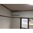 天井・壁を張替え明るいリビングになりました。
効きが悪くなった古いエアコンもかえ、光熱費の削減もできました。
