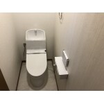 シンプルなデザインのトイレに交換