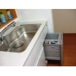 シンクの下に食器洗い乾燥機が取り付けられるのはタカラスタンダードだけ。洗う食器から水が床に垂れないので、床が濡れません。