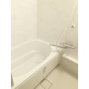 リクシルさんのリノビオを設置しました。白を基調としているのでとても清潔感のある浴室になりました。