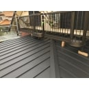 緩勾配用の縦葺き屋根材